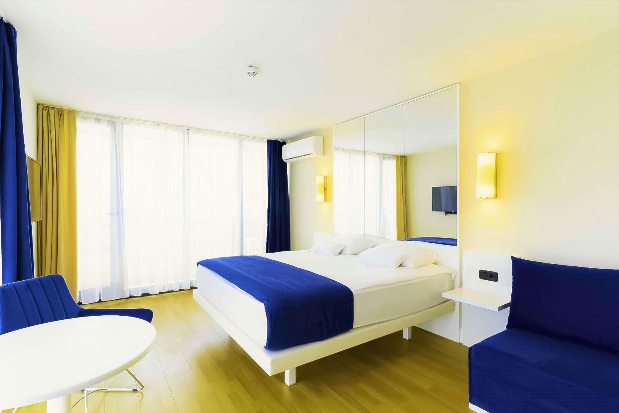 Elegance Sea View Aparthotel In Orbi City Batoemi Buitenkant foto